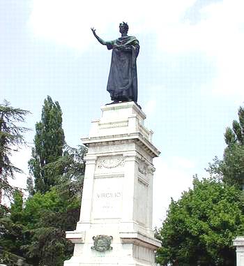 Monumento di Virgilio a Mantova