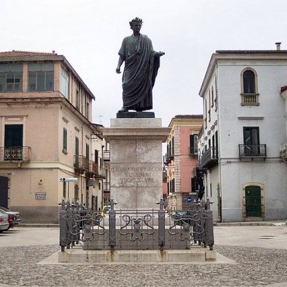 Monumento di Orazio nella sua citt natale di Venosa (PZ)